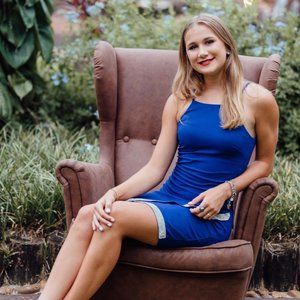 Meet your Posher, Caroline